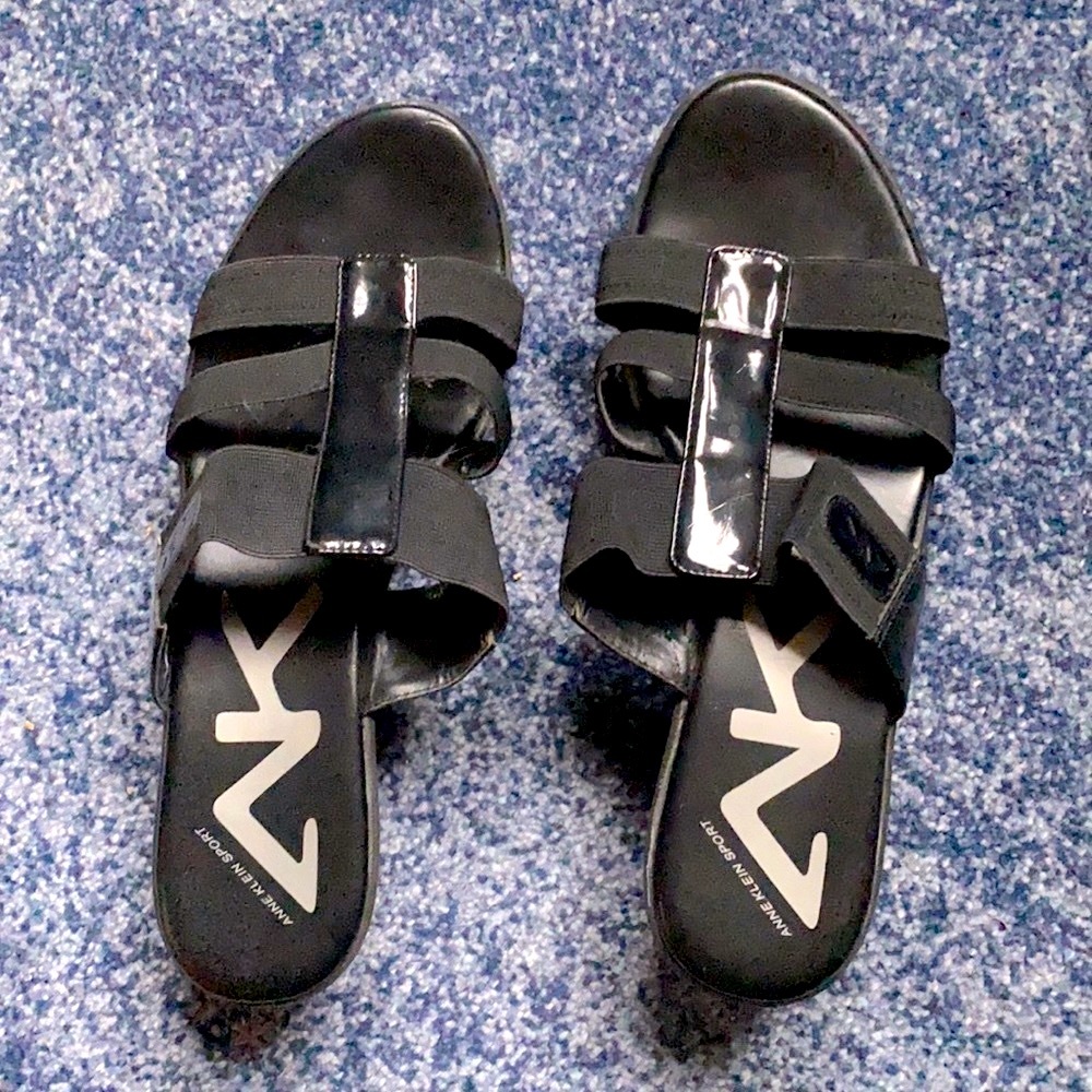 FINAL SALE Anne Klein Women’s Wedge Patent Leather Trim Sports Sandal Sz 10